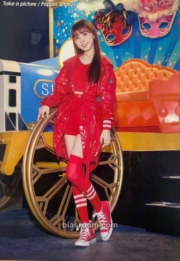 Miihi “Take a Picture / Poppin' Shakin'” official goods Photocard - NiziU - NiziU K-pop photocard