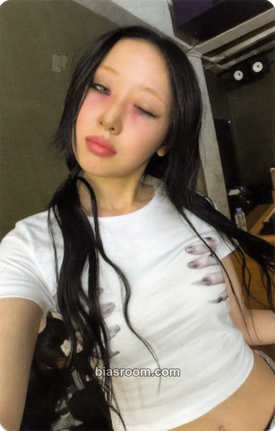 Yves Nail Photocard - Yves - Yves K-pop photocard