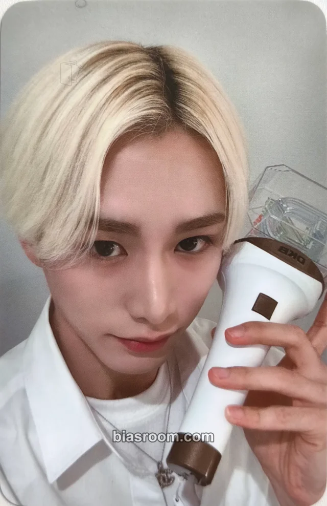 DKB - Lune - DKB OFFICIAL LIGHT STICK  Other photocard set