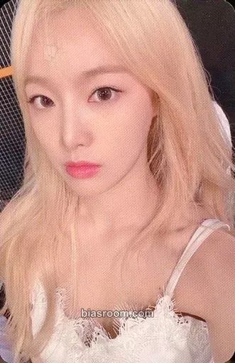Saebom NATURE WORLD: CODE M Photocard - Nature - Nature K-pop photocard
