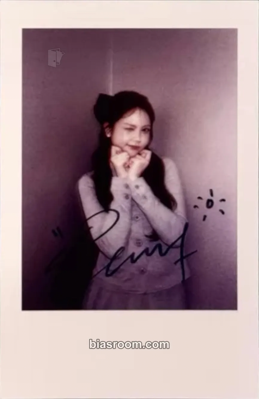 Carmen FOCUS Photocard - Hearts2Hearts - Hearts2Hearts K-pop photocard