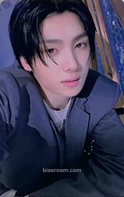 Youngjae Last Bell Photocard - TWS - TWS K-pop photocard