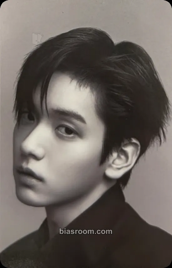 Soobin 7TH YEAR: A Moment of Stillness in the Thorns Photocard - TOMORROW X TOGETHER - TOMORROW X TOGETHER K-pop photocard