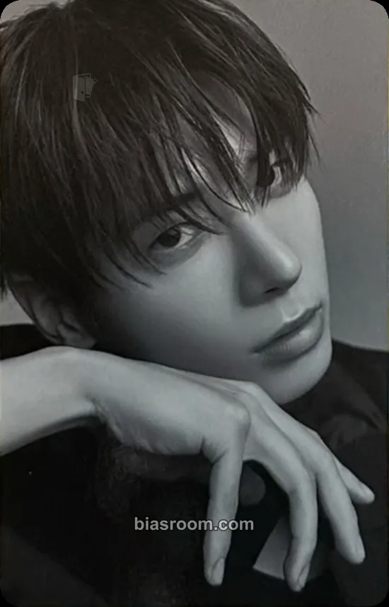 Taehyun 7TH YEAR: A Moment of Stillness in the Thorns Photocard - TOMORROW X TOGETHER - TOMORROW X TOGETHER K-pop photocard