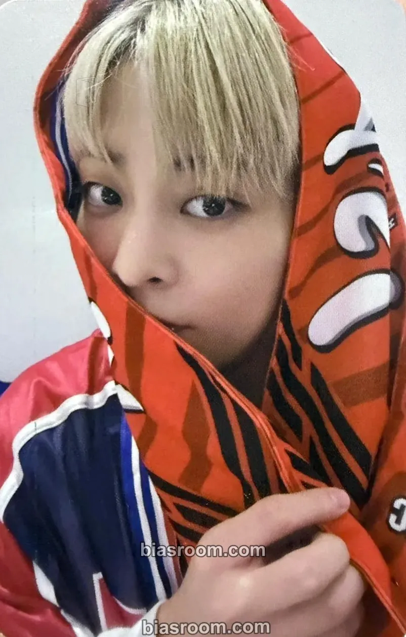 Xiumin 2025 XIUMIN Season's Greetings — PLAY Of The GAME Photocard - EXO - EXO K-pop photocard