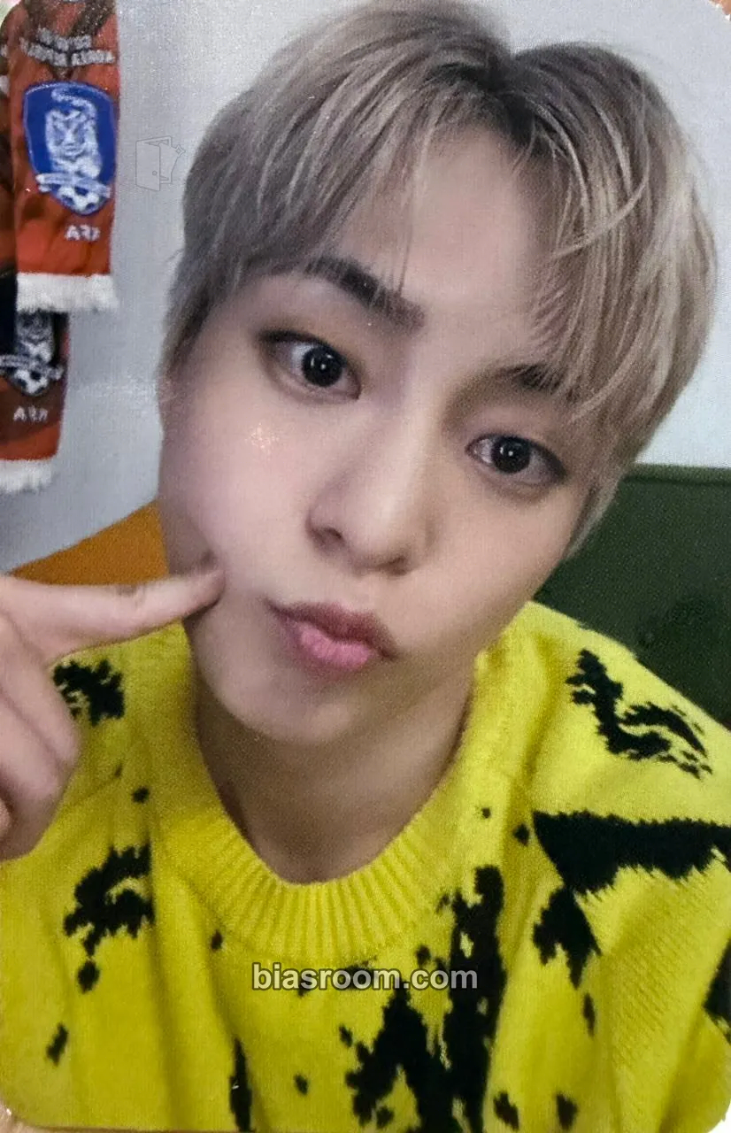 Xiumin 2025 XIUMIN Season's Greetings — PLAY Of The GAME Photocard - EXO - EXO K-pop photocard