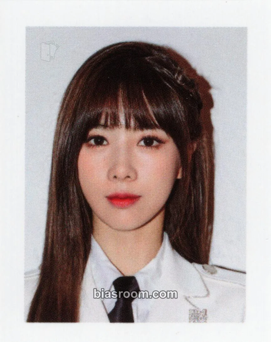 Yoohyeon Insomnia 1st official fanclub Photocard - Dreamcatcher - Dreamcatcher K-pop photocard