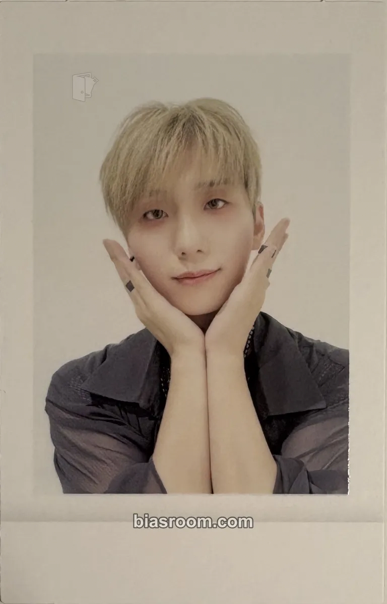 Gunil Beautiful Mind World Tour Photocard - Xdinary Heroes - Xdinary Heroes K-pop photocard
