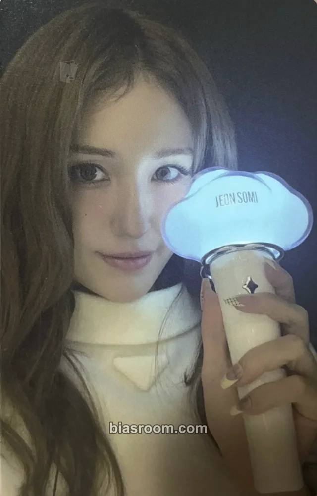 Jeon Somi - Jeon Somi - Jeon Somi Official Lightstick  Other pob (pre-order benefit)