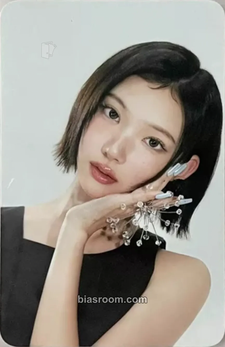Jiwoo FOCUS Photocard - Hearts2Hearts - Hearts2Hearts K-pop photocard