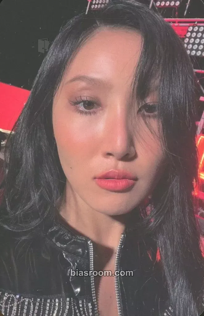 Hwasa MIC ON Photocard - MAMAMOO - MAMAMOO K-pop photocard