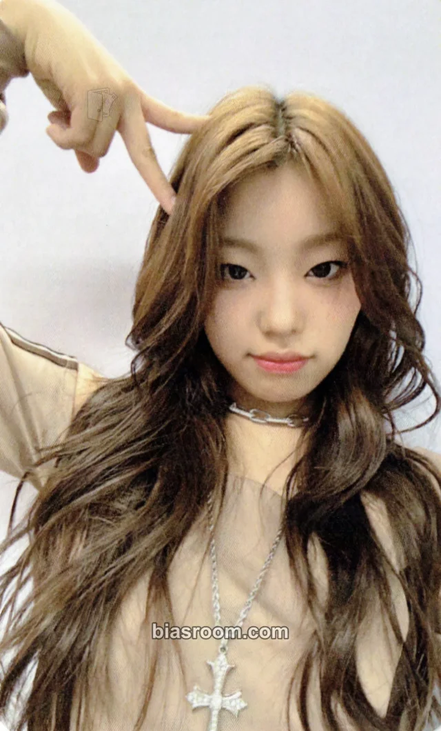 Haeun LAPILLUS GIRL'S ROUND Part. 2 K-pop photocard