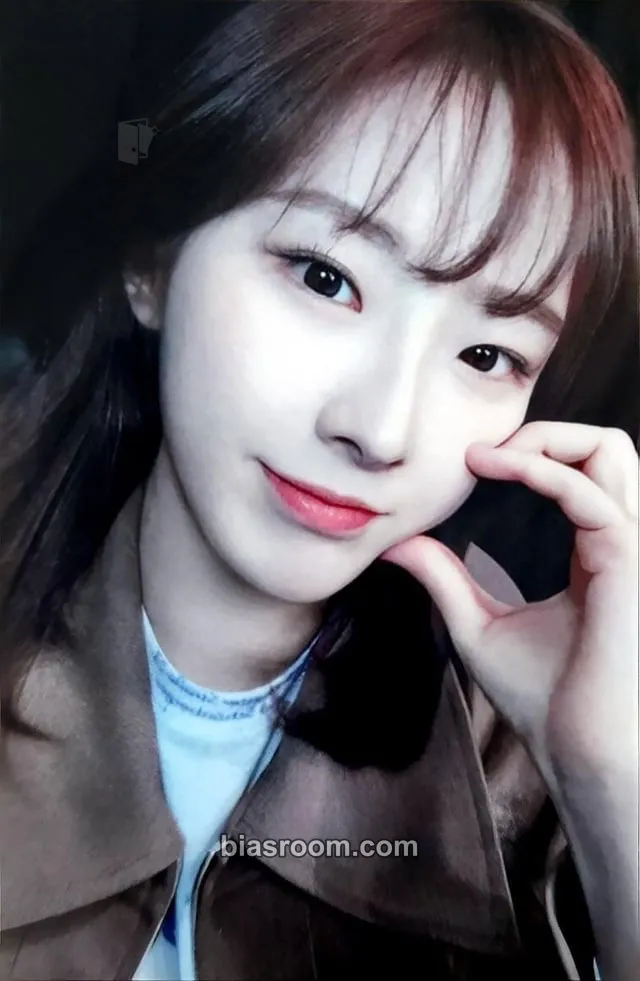 HaSeul 2023 Season's Greetings Photocard - LOONA - LOONA K-pop photocard