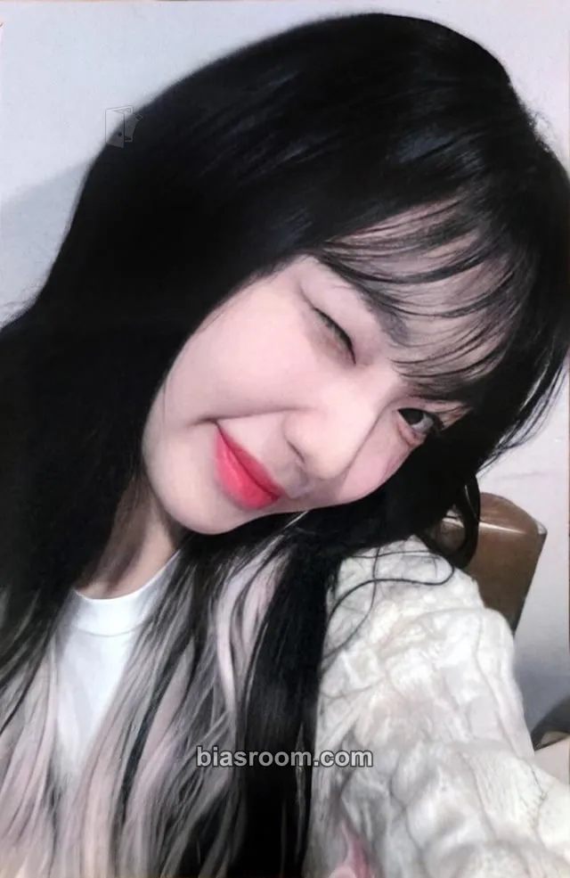 YeoJin 2023 Season's Greetings Photocard - LOONA - LOONA K-pop photocard