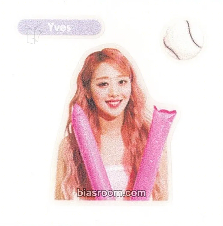 Yves 2023 Season's Greetings Photocard - LOONA - LOONA K-pop photocard