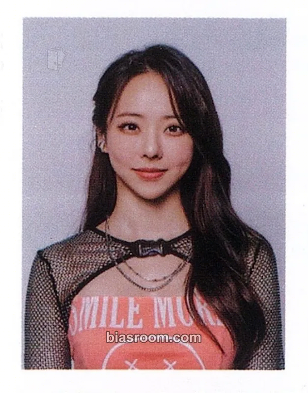 ViVi 2023 Season's Greetings Photocard - LOONA - LOONA K-pop photocard