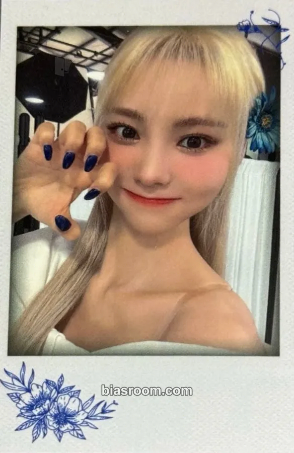 JinSoul LOONA 1st Japan Concert: LOONATHEWORLD in Tokyo Photocard - LOONA - LOONA K-pop photocard