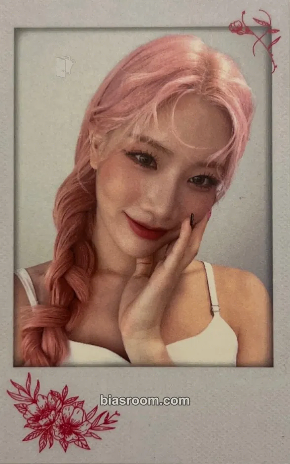 Kim Lip LOONA 1st Japan Concert: LOONATHEWORLD in Tokyo Photocard - LOONA - LOONA K-pop photocard