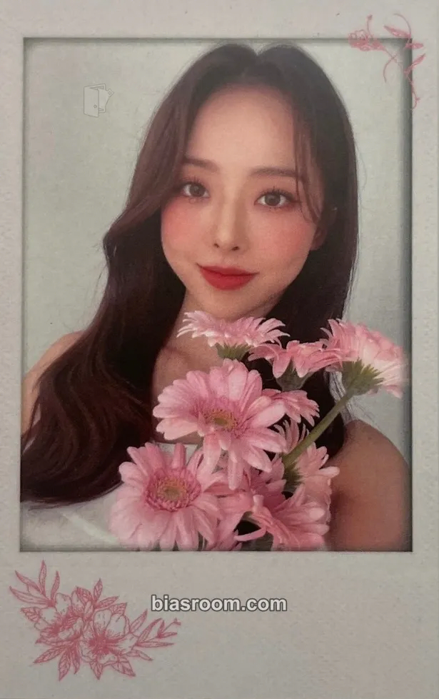 ViVi LOONA 1st Japan Concert: LOONATHEWORLD in Tokyo Photocard - LOONA - LOONA K-pop photocard