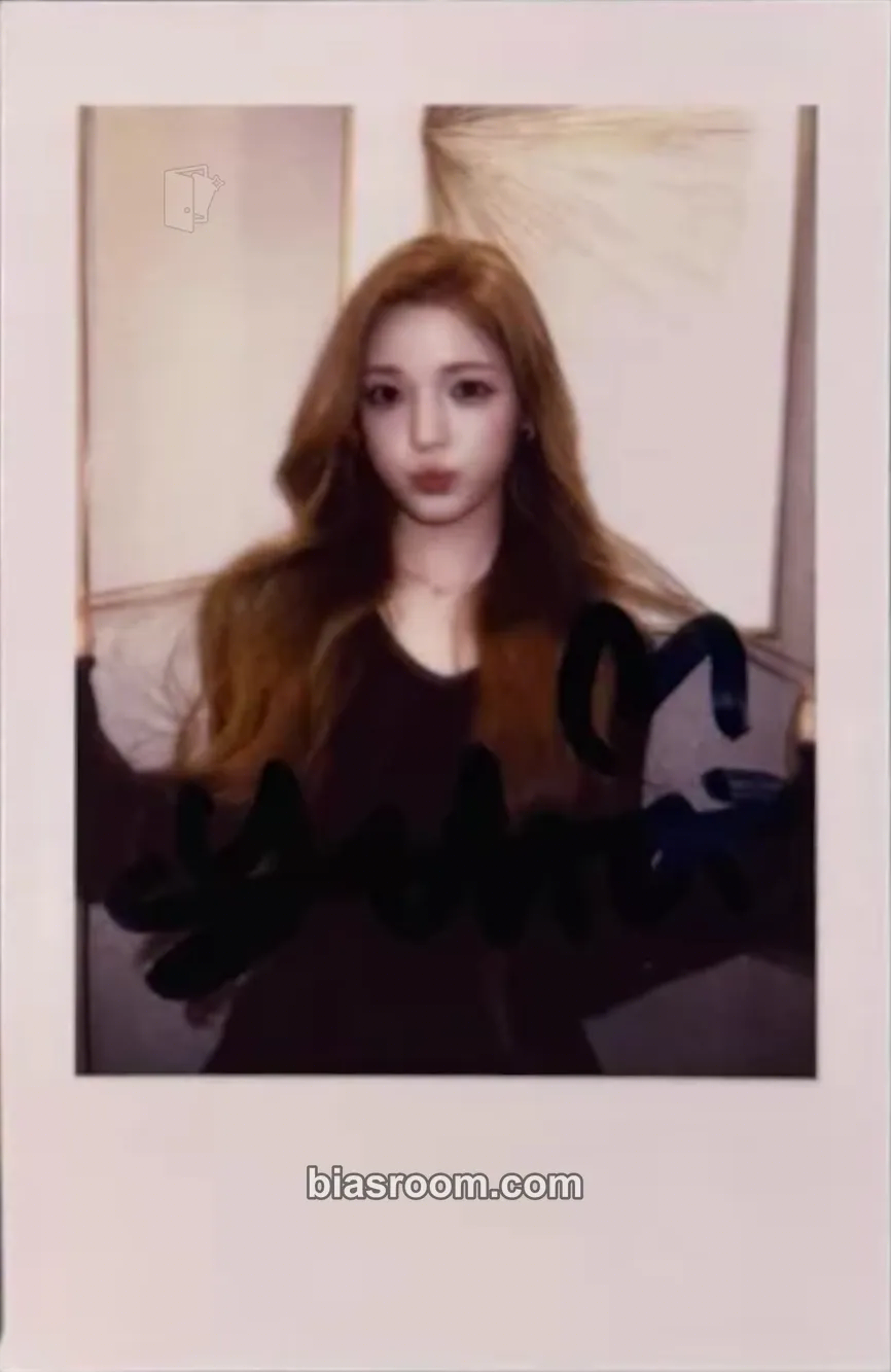 Yuha FOCUS Photocard - Hearts2Hearts - Hearts2Hearts K-pop photocard