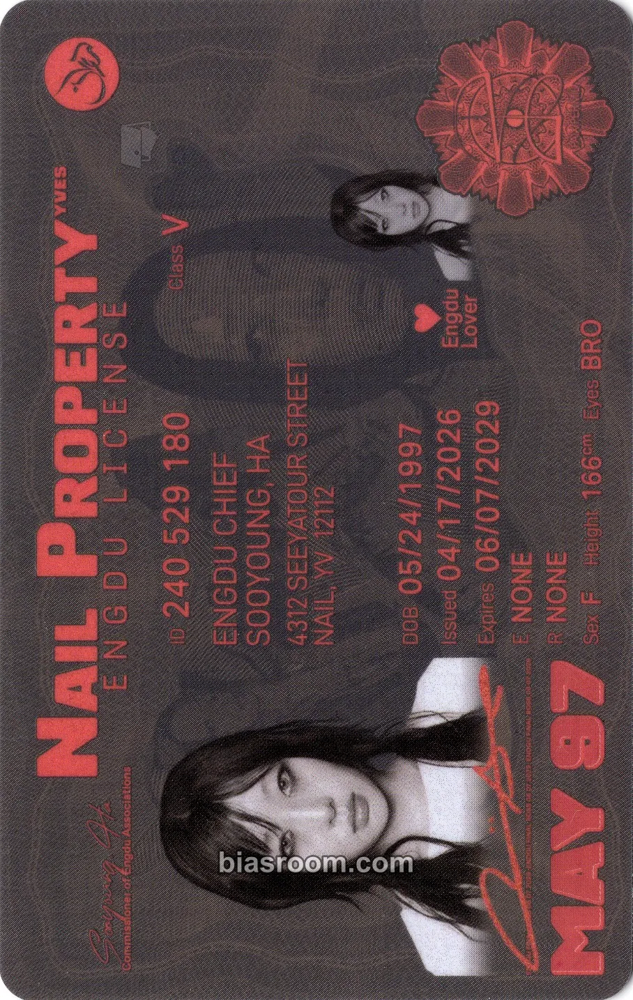 Yves Nail Photocard - Yves - Yves K-pop photocard