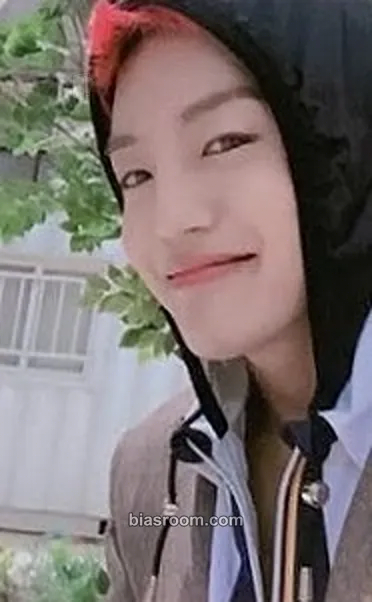 Lee Jiham Adventures in Wonderland Photocard - A.C.E - A.C.E K-pop photocard