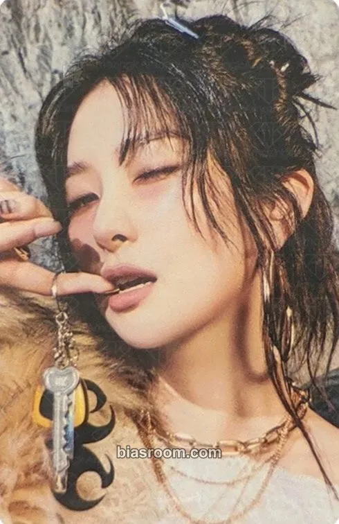 Seulgi Accidentally On Purpose Photocard - Red Velvet - Red Velvet K-pop photocard