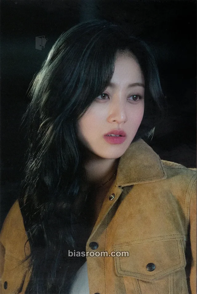 TWICE - Jihyo - ZONE Album merch inclusion kit version postcard mini poster horizontal