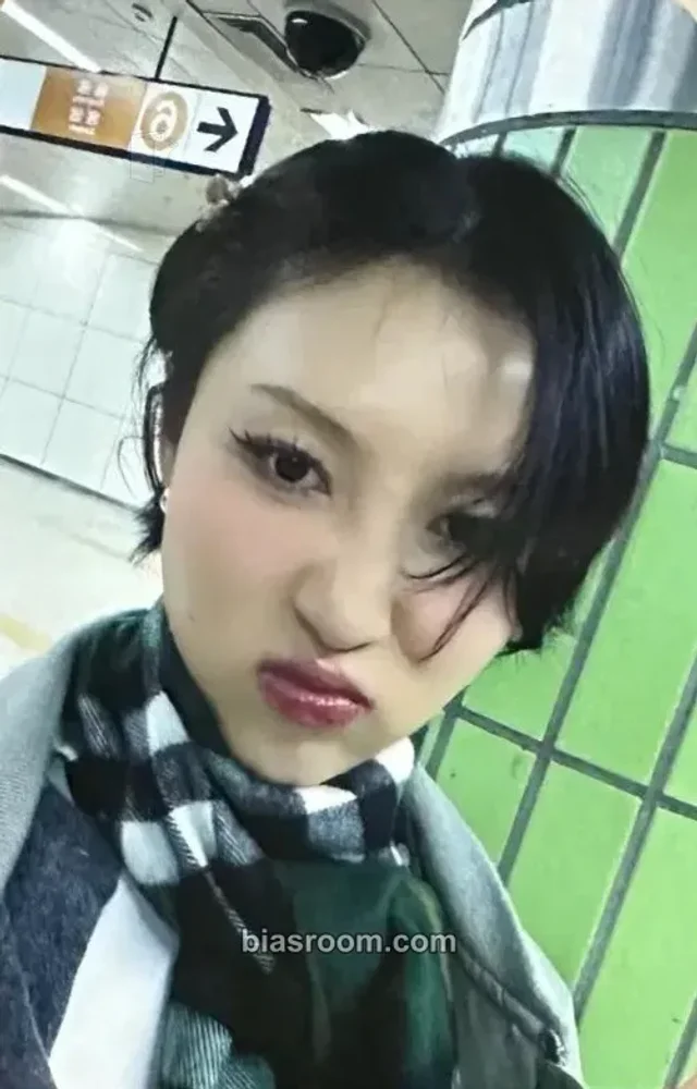 MAMAMOO - Hwasa - So Cute Album broadcast