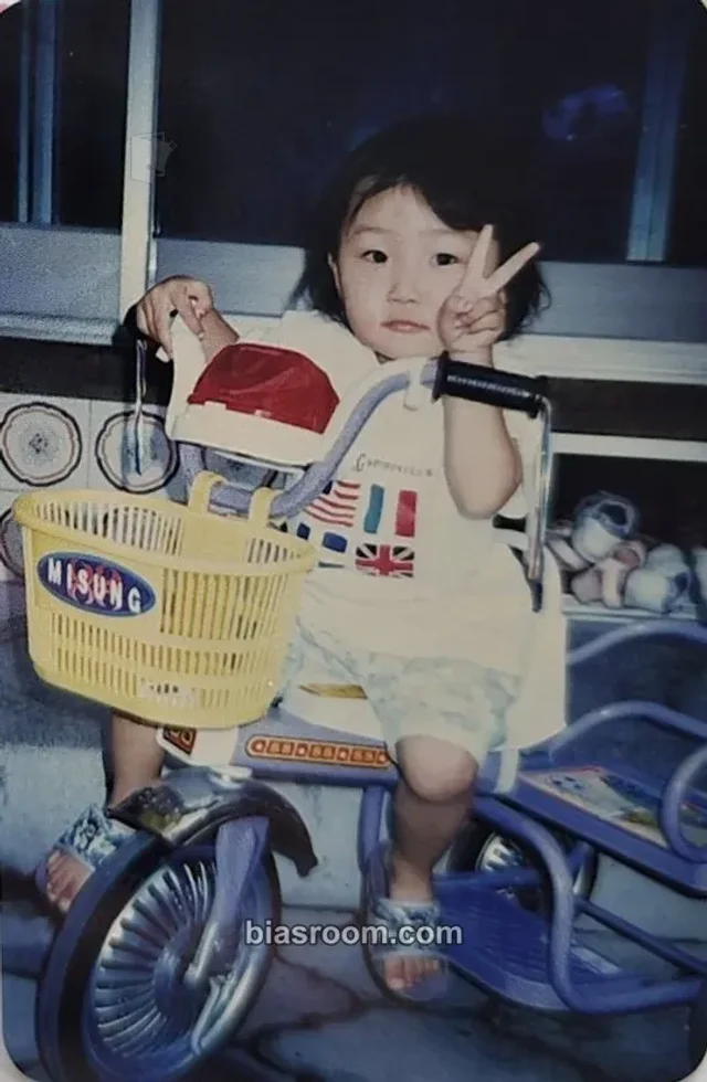 MAMAMOO - Hwasa - So Cute Album broadcast