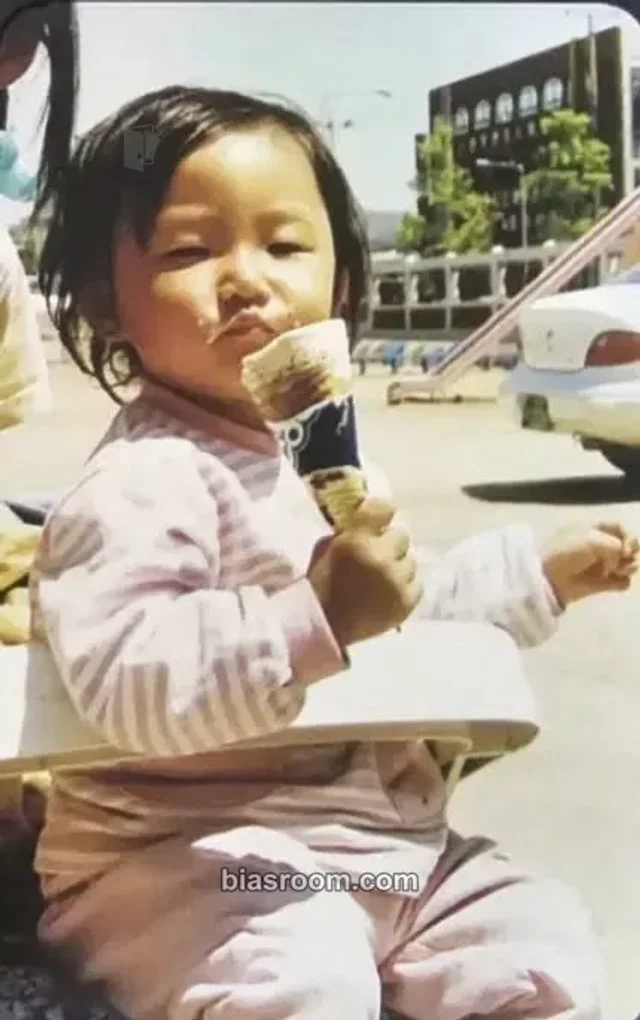 MAMAMOO - Hwasa - So Cute Album broadcast