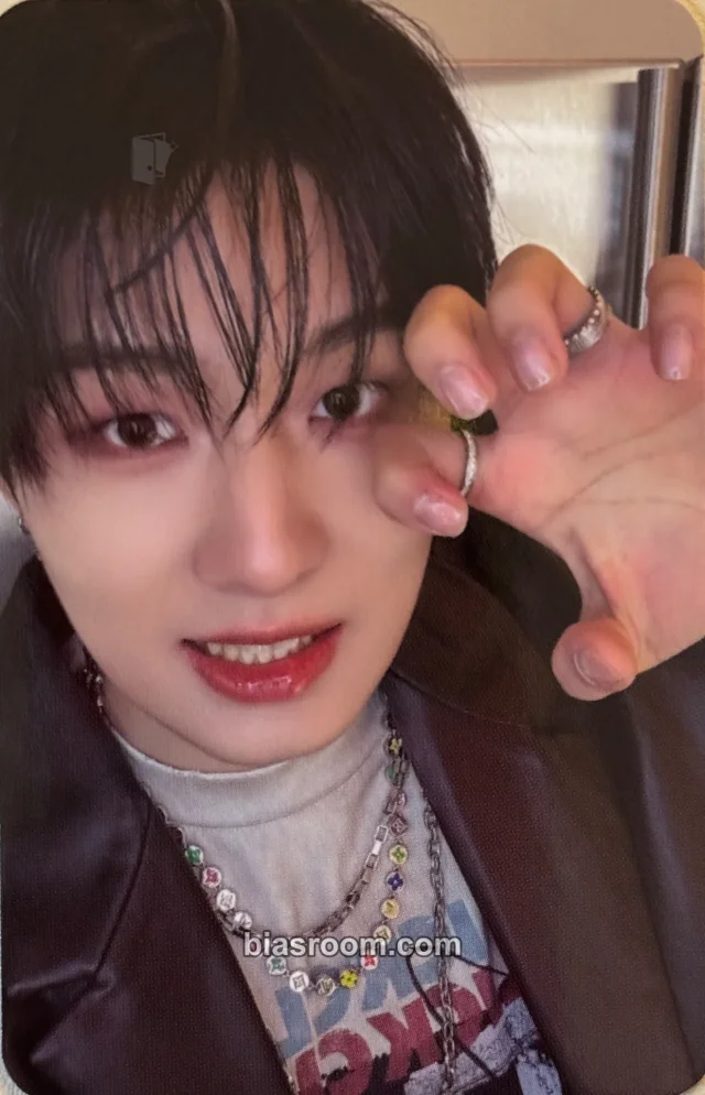 V01D - Jiseob - 01 Album Cardiverse video call (fancall) round 1