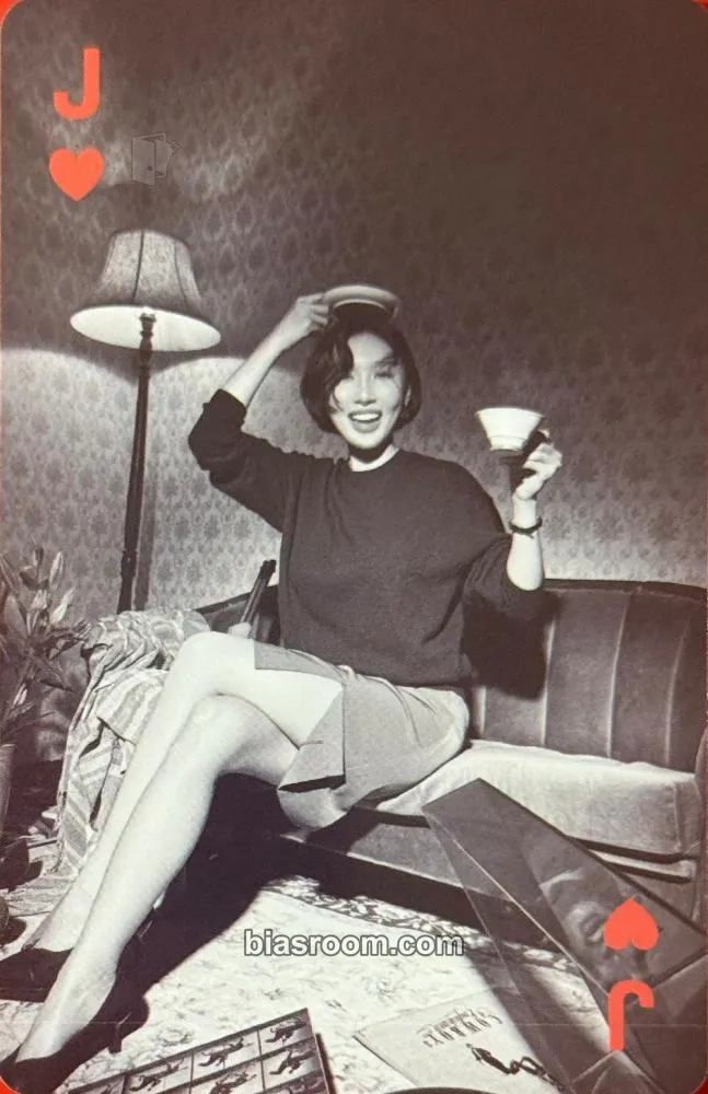 Hwasa Hwasa 2026 Season's Greetings: MAR IA Photocard - MAMAMOO - MAMAMOO K-pop photocard