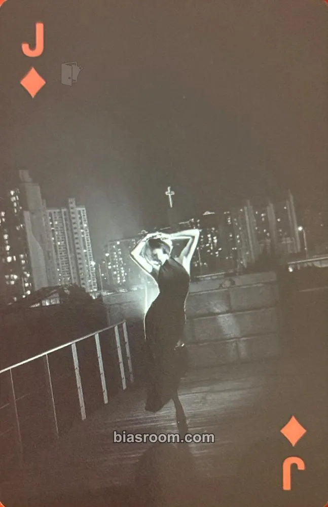 Hwasa Hwasa 2026 Season's Greetings: MAR IA Photocard - MAMAMOO - MAMAMOO K-pop photocard