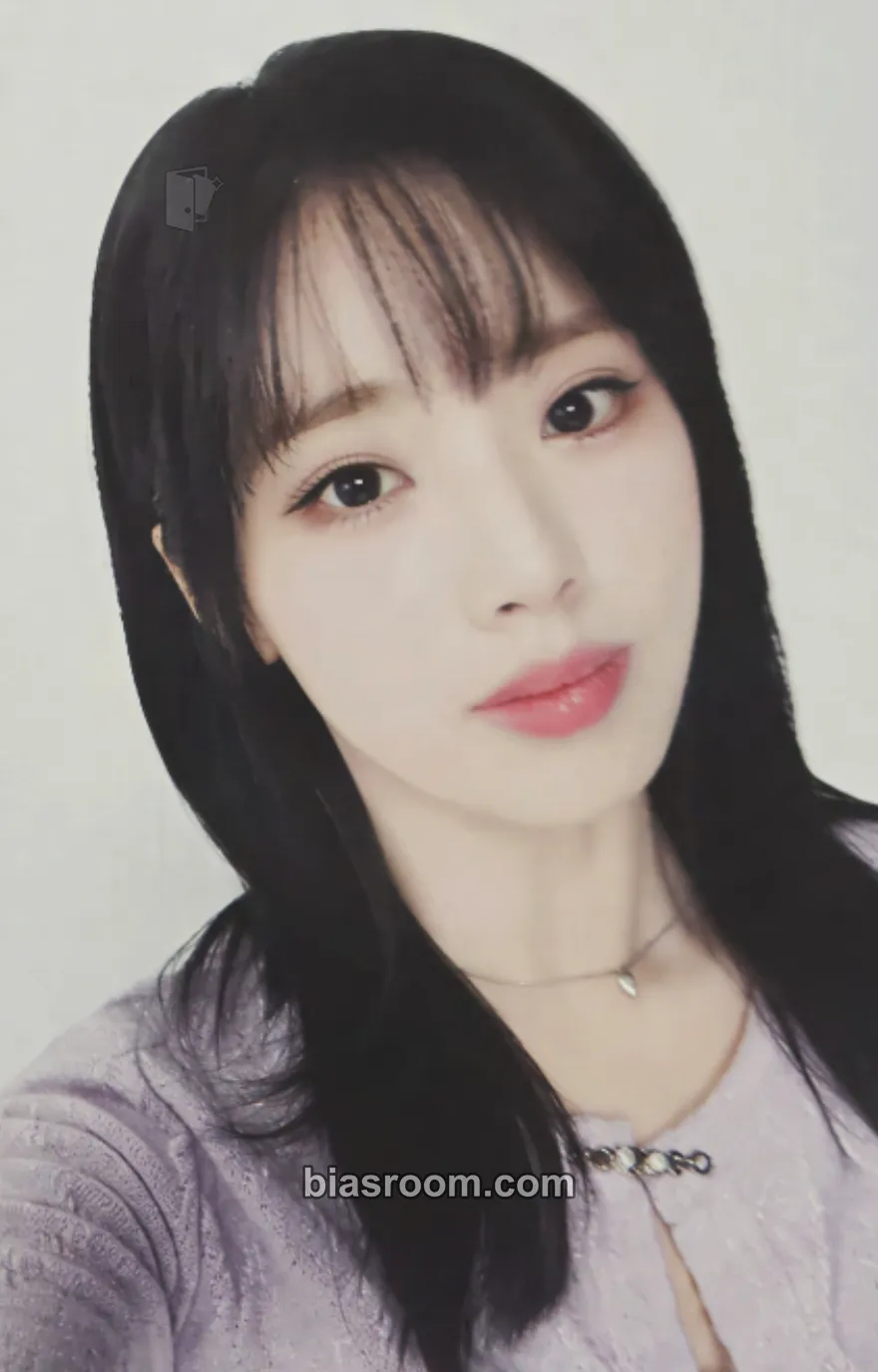 Jiwon HAPPY JI WON DAY BIRTHDAY BOX Photocard - fromis_9 - fromis_9 K-pop photocard