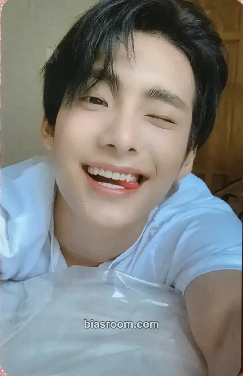 Park Junhee Adventures in Wonderland Photocard - A.C.E - A.C.E K-pop photocard