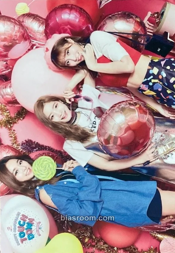 Twice Debut Showcase "Touchdown in Japan" Photocard - TWICE - TWICE K-pop photocard
