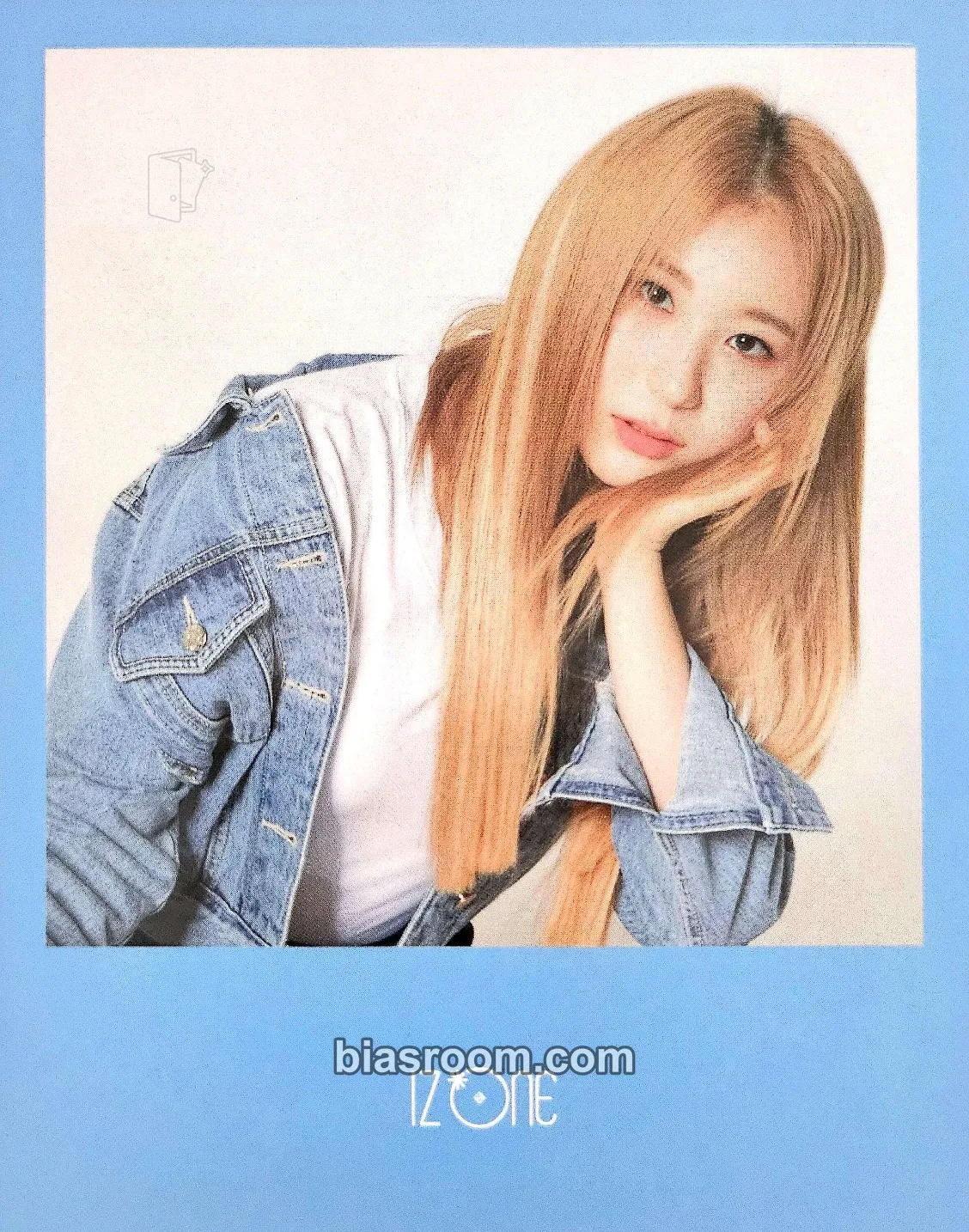 Lee Chaeyeon ONEIRIC THEATER - KIT Version Photocard - IZ*ONE - IZ*ONE K-pop photocard