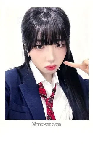 Sohyun Beyond Beauty Photocard - tripleS - tripleS K-pop photocard