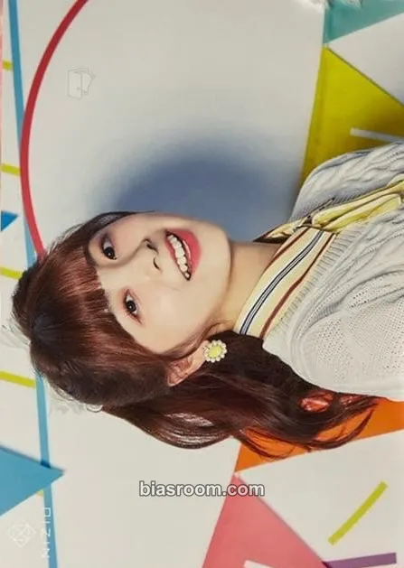 Miihi Niziu JYP Japan 2021 pop up store Photocard - NiziU - NiziU K-pop photocard