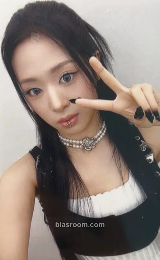 Ahyeon BABYMONS7ER Photocard - BABYMONSTER - BABYMONSTER K-pop photocard
