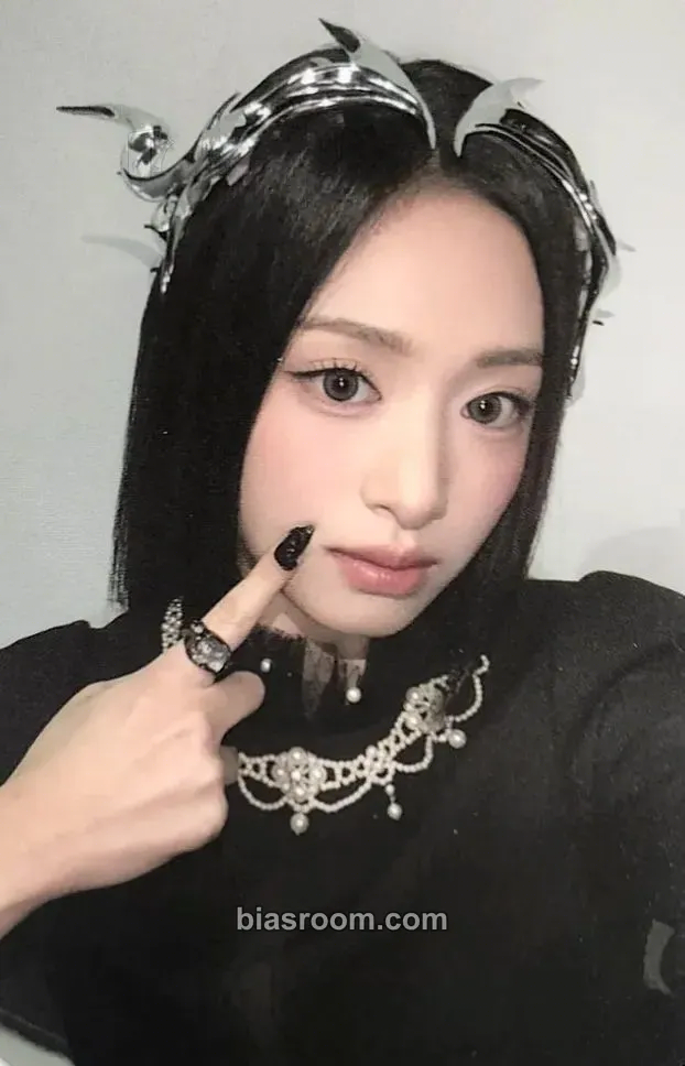 Ahyeon BABYMONS7ER Photocard - BABYMONSTER - BABYMONSTER K-pop photocard