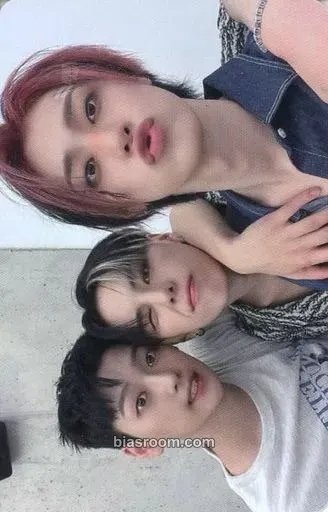Love Pt.2 : Passion Photocard - WEi - WEi K-pop photocard