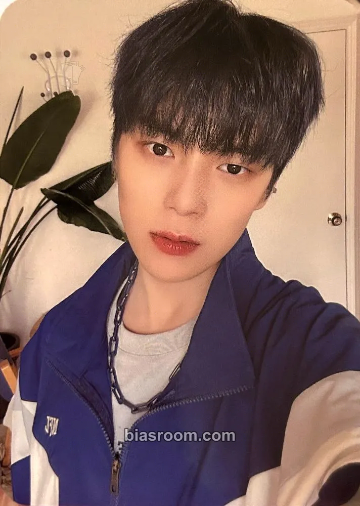 Minhyuk Minhyuk x NFL Photocard - MONSTA X - MONSTA X K-pop photocard