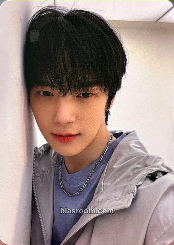 Minhyuk Minhyuk x NFL Photocard - MONSTA X - MONSTA X K-pop photocard