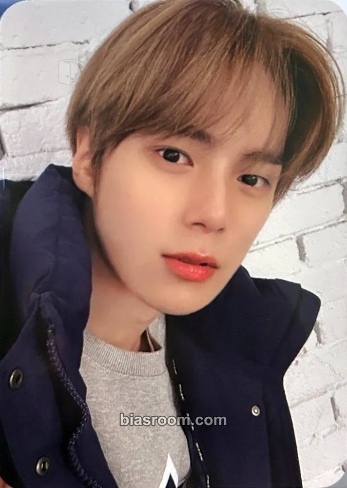 Minhyuk Minhyuk x NFL Photocard - MONSTA X - MONSTA X K-pop photocard