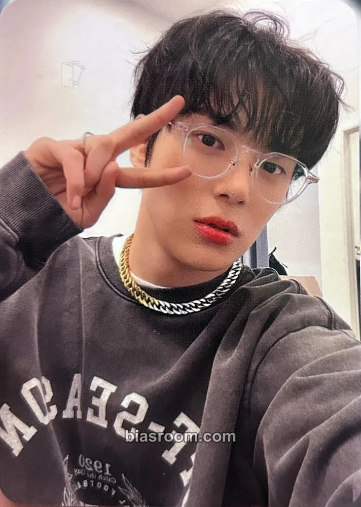 Minhyuk Minhyuk x NFL Photocard - MONSTA X - MONSTA X K-pop photocard