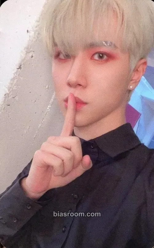 Donghan IDENTITY : CHALLENGE Photocard - WEi - WEi K-pop photocard