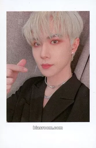 Donghan IDENTITY : CHALLENGE Photocard - WEi - WEi K-pop photocard