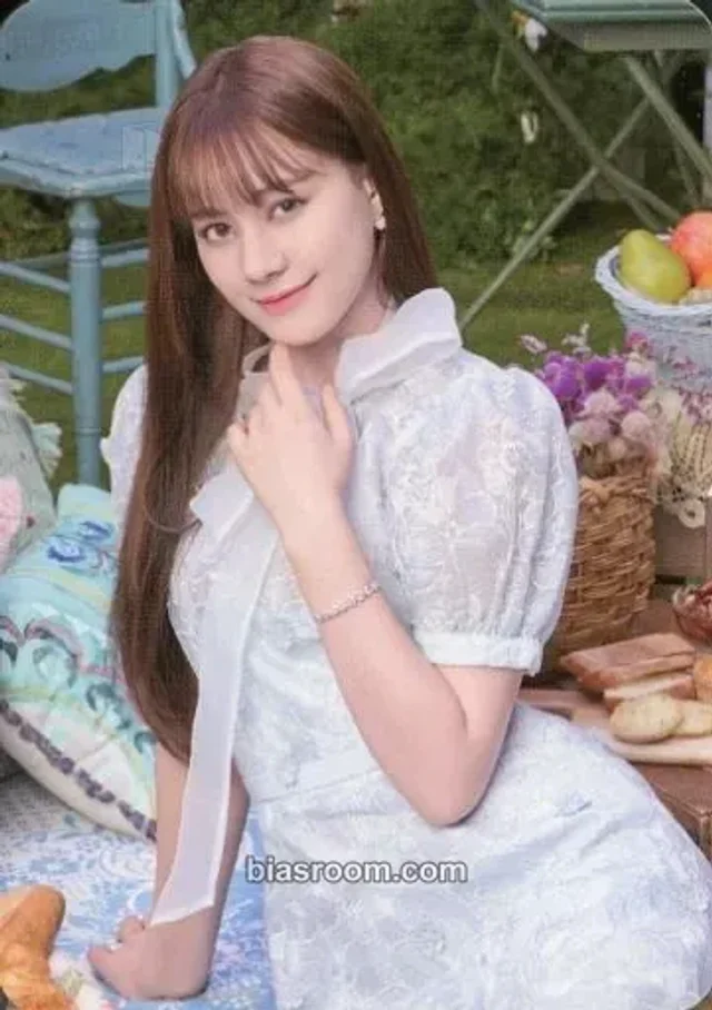 NiziU - Nina - 2022 SEASON'S GREETINGS “Live Together” Other season's greetings sony music japan pob (pre-order benefit)